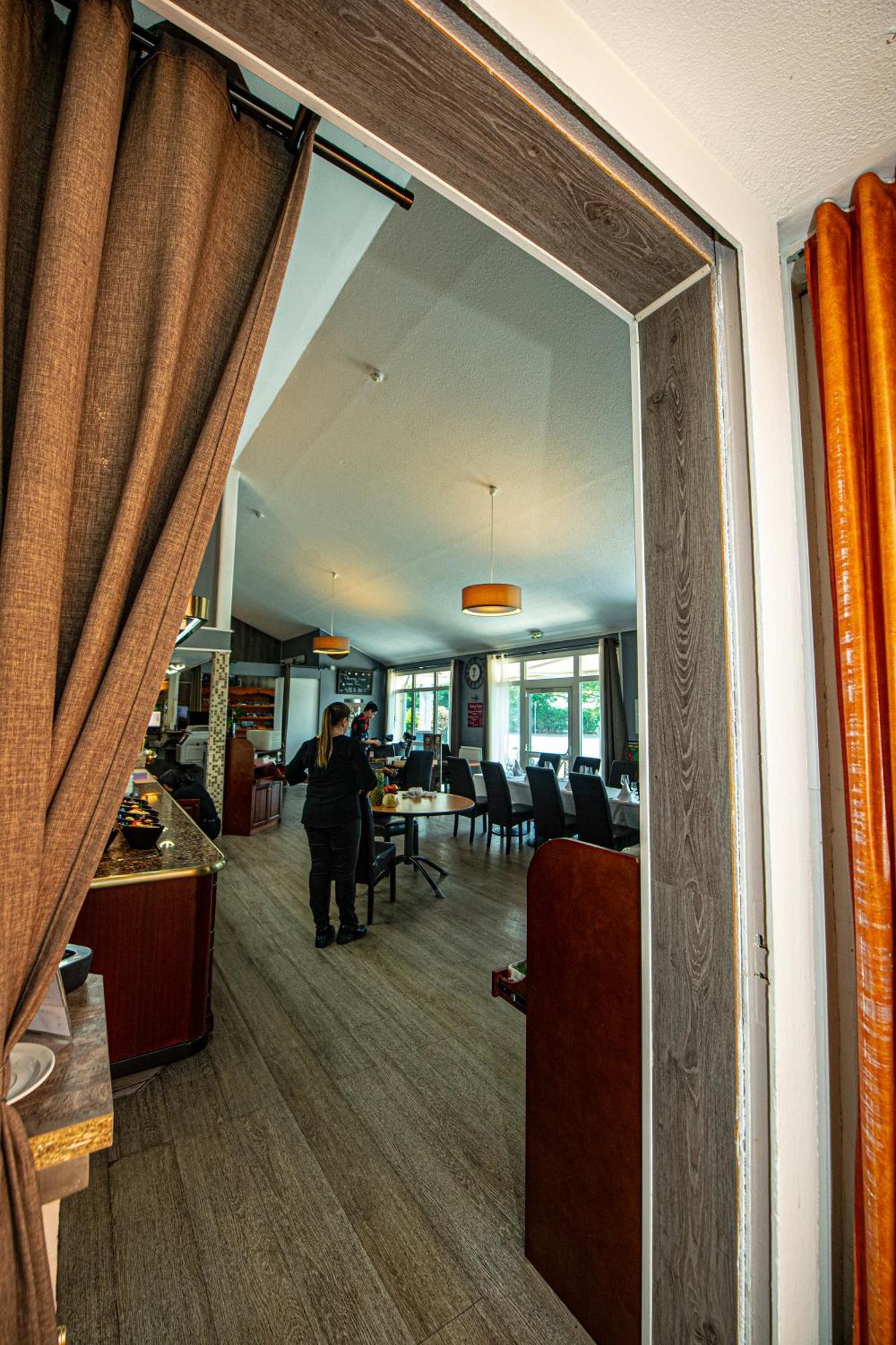 Logis Hotel - Le Relais Du Parisis Villeparisis Exteriér fotografie