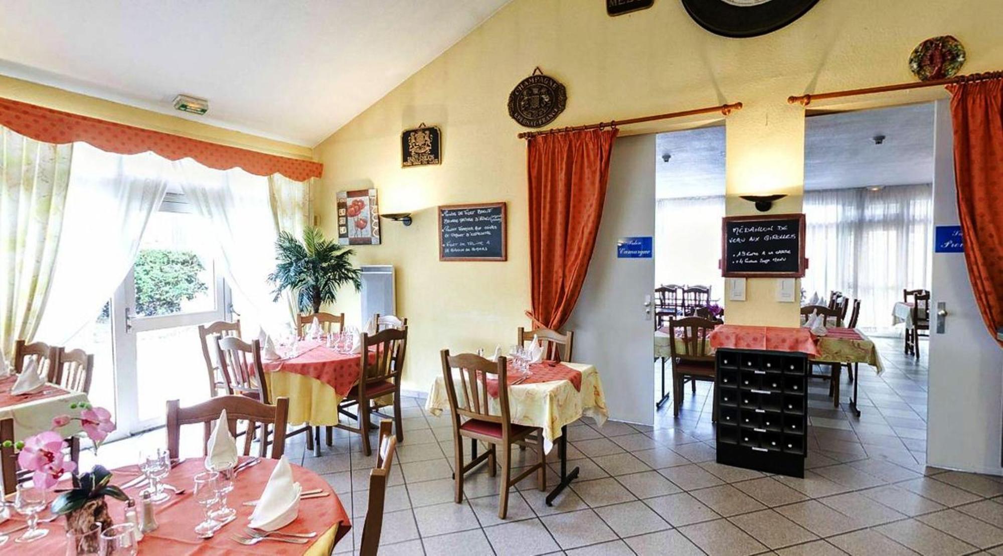 Logis Hotel - Le Relais Du Parisis Villeparisis Exteriér fotografie